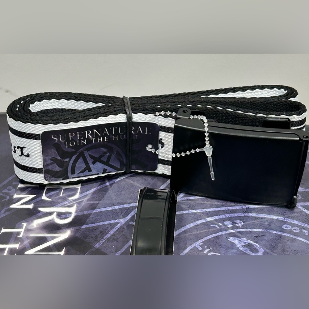 Supernatural Buckle Down Join The Hunt White Belt OSFM New with Tags